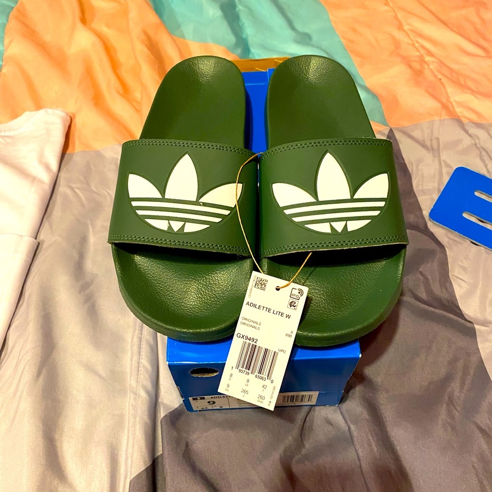 ADIDAS SLIDES!